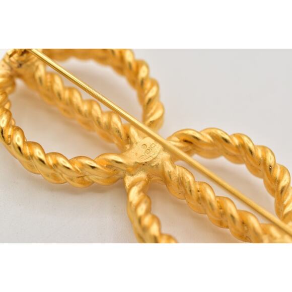 Givenchy Vintage Big Rope Pin Brooch Matte Brushed Gold Pearl Chunky Signed BinJ - Picture 11 of 12